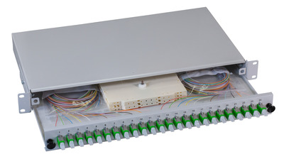 Spleißbox E2000©-APC 9/125µm OS2  -- ausziehbar 12 Pigtails/12 Kuppl.